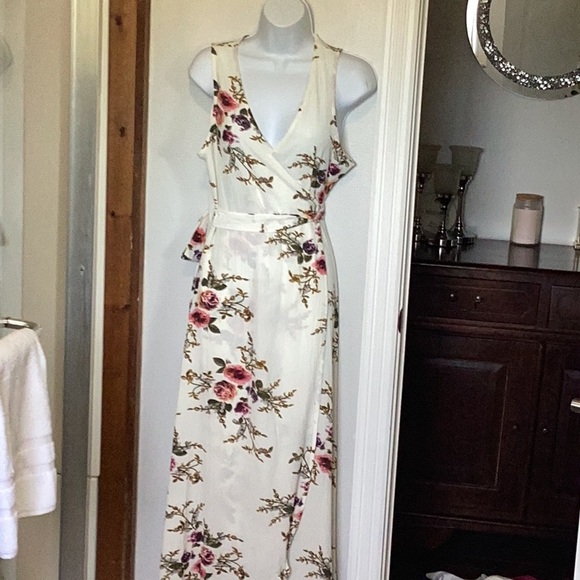 NWOT maxi dress - Picture 1 of 6